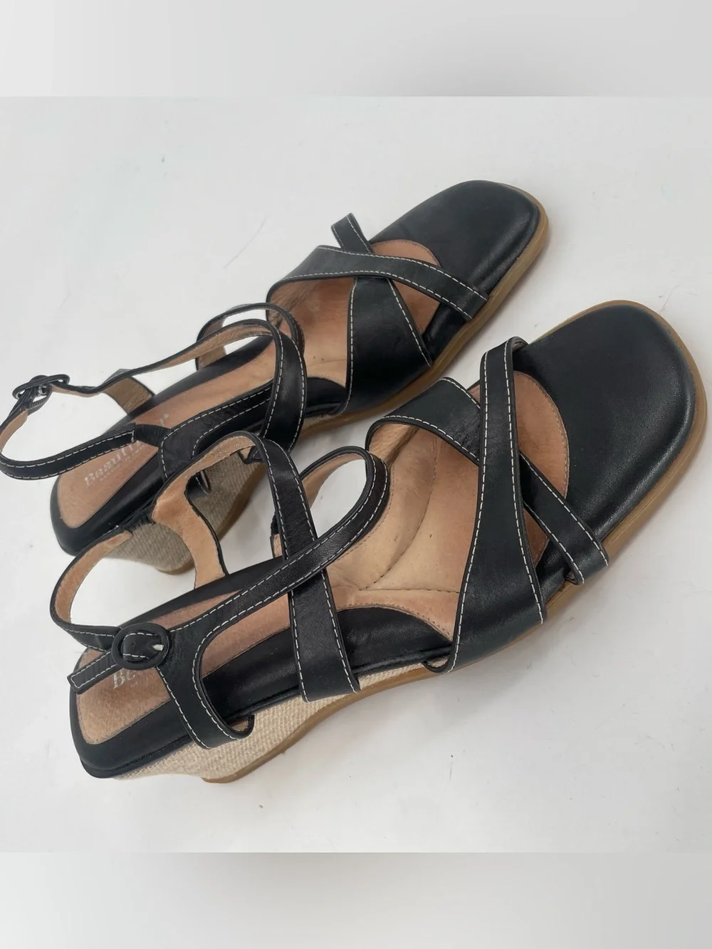 BeautiFeel Criss Cross Strap Cushioned Low Wedge Sandals Contrast Stitching